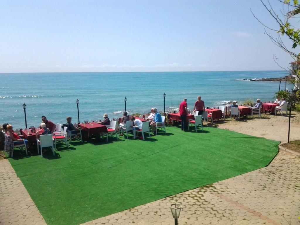Guven Hotel Алания Экстерьер фото